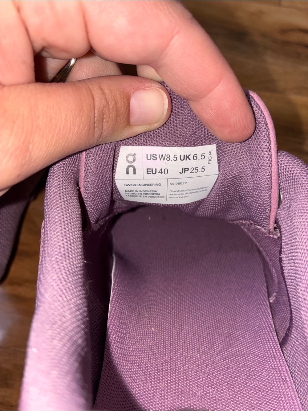 On Cloud 5 Women’s Athletic Running Shoe Sneakers, pink fig/quartz - size 8.5 - Picture 10 of 11